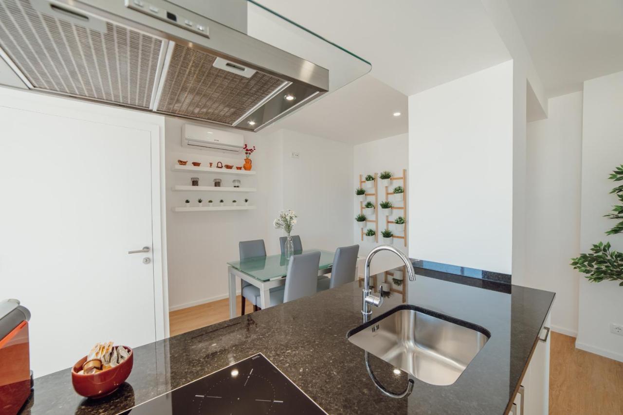 Grand Premium Boavista Apartment By Vacationy Порто Екстериор снимка
